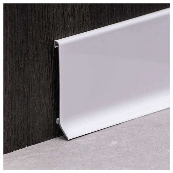 VINYL SKIRTING 555 200X7X0.9CM WHITE