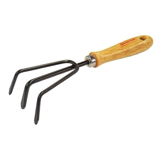 3-PRONGS HAND CULTIVATOR WITH WOODEN HANDLE BENMAN