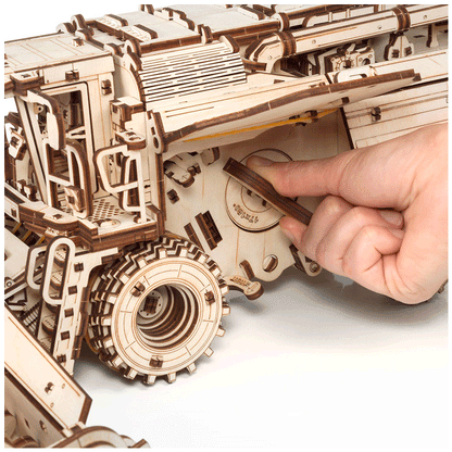 CONSTRUCTION KIT OF MECHANICAL MODEL"GRAIN HARVESTING COMBINE GH800"