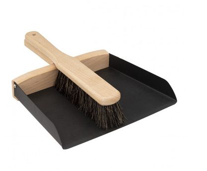 BRUSH+DUSTPAN BLACKWOOD