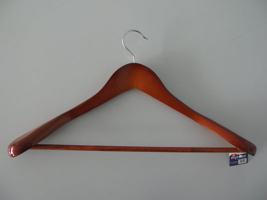 SUPERIOR CLOTHE HANGER